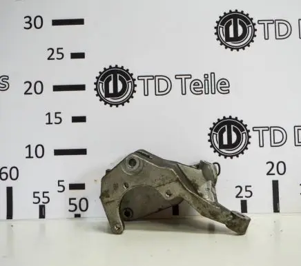 Chevrolet Camaro Engine mounting bracket 92230320