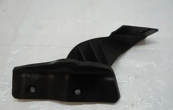 Citroen C4 Cactus Fender mounting bracket 9805295880