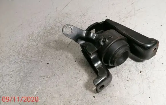 Toyota Corolla Verso AR10 Engine mount bracket