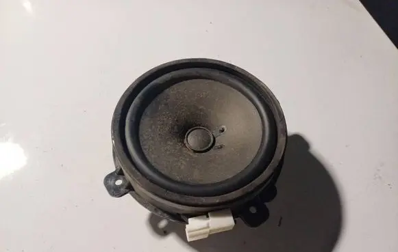 Chevrolet Captiva Front door speaker 96673539