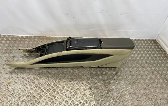Lincoln MKZ II Center console 