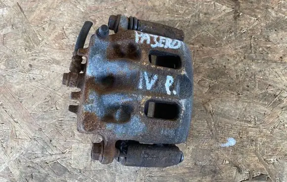 Mitsubishi Pajero Front brake caliper ZACISKPPPAJEROIV