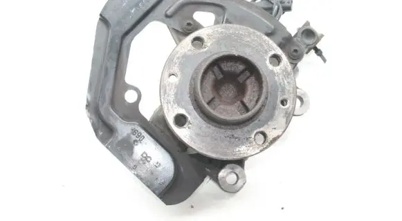 Smart ForFour II W453 Front wheel hub A4533320900