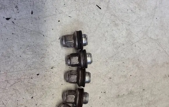 Jaguar XF X260 Nuts/bolts 1234