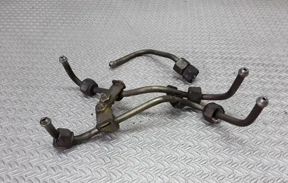 Opel Astra H Fuel injector supply line/pipe 