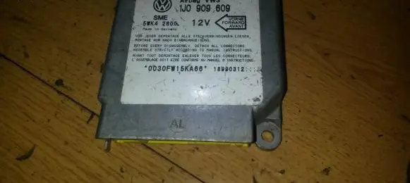 Volkswagen Golf IV Airbag control unit/module 1j0909609 5wk42800