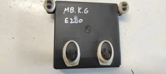Mercedes-Benz E W211 Door control unit/module 2118201526