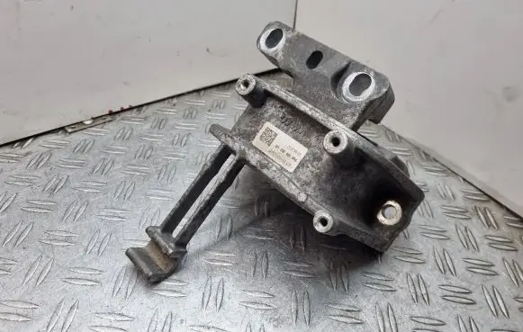Volkswagen Golf VII Engine mount bracket 5Q0199262CR