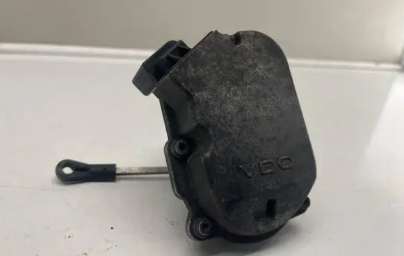 Audi A6 S6 C6 4F Intake manifold valve actuator/motor 059129086