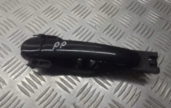 Skoda Octavia Mk2 (1Z) Front door exterior handle/bracket 