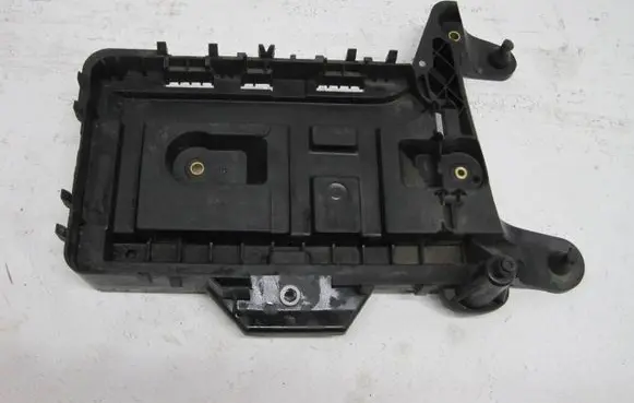 Volkswagen Golf V Battery box tray 1K0915333