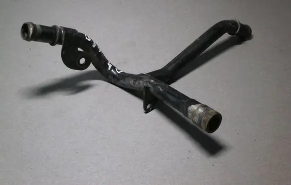 Volkswagen PASSAT B5.5 Engine coolant pipe/hose 07D121511d