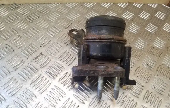 Toyota Avensis Verso Engine mount bracket