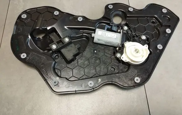 Audi A8 S8 D4 4H Rear door soft close latching motor 4F0837060