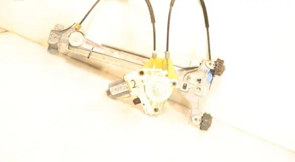 Renault Fluence Front window lifting mechanism without motor 827310013R