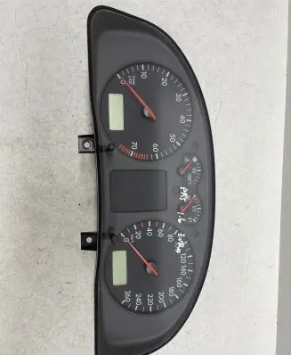 Volkswagen PASSAT B5 Speedometer (instrument cluster) 3B0919861BX 110208793010