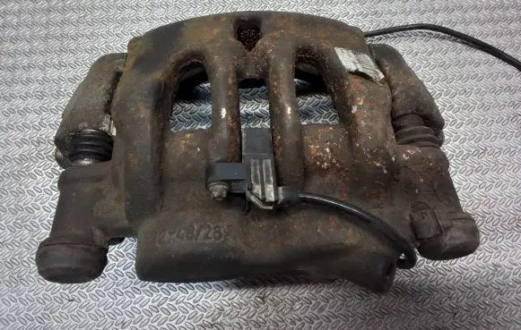 Volkswagen Crafter Front brake caliper 9064211398
