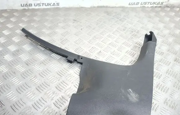 Audi A4 S4 B7 8E 8H Front sill trim cover 8H0867272A