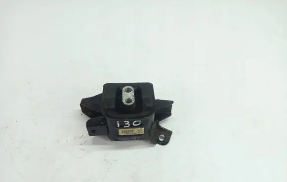 Hyundai i30 Gearbox mounting bracket 21830-J9000