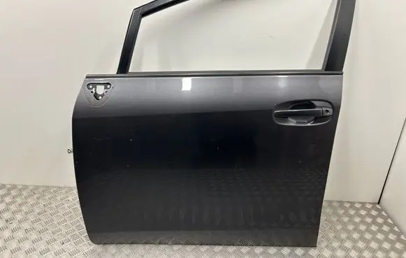Toyota Verso Front door