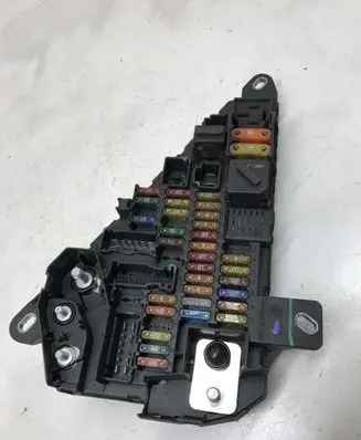 BMW 5 E60 E61 Fuse module