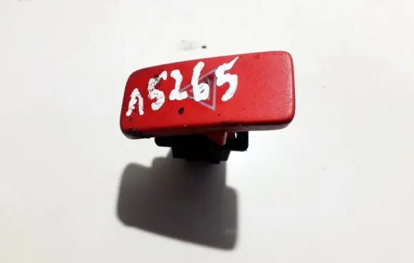Toyota Auris 150 Hazard light switch