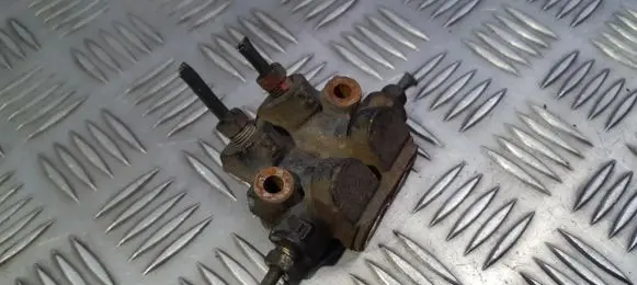 Nissan Primera Air suspension compressor 