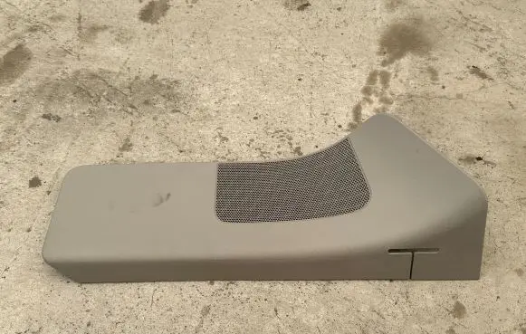 Chrysler Grand Voyager V (D) pillar trim (bottom) 5049910