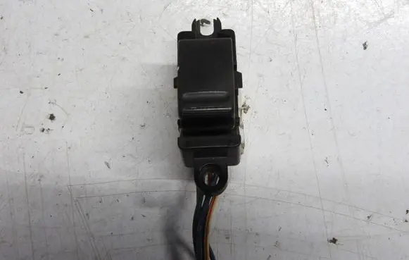 Nissan X-Trail T30 Electric window control switch