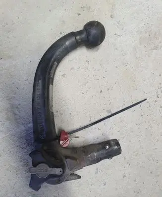 Mercedes-Benz C W203 Detachable towbar A2033100156