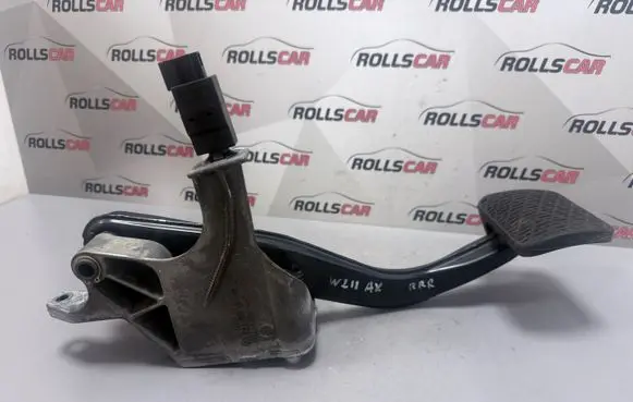 Mercedes-Benz E W211 Brake pedal A2112900119