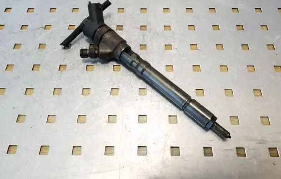 Hyundai Tucson JM Fuel injector 0445110126 3380027900