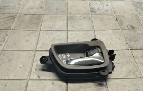 Mitsubishi Grandis Front door interior handle MN105360