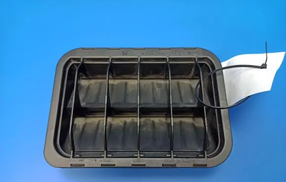 Mercedes-Benz CLK A209 C209 Quarter panel pressure vent 2038300142