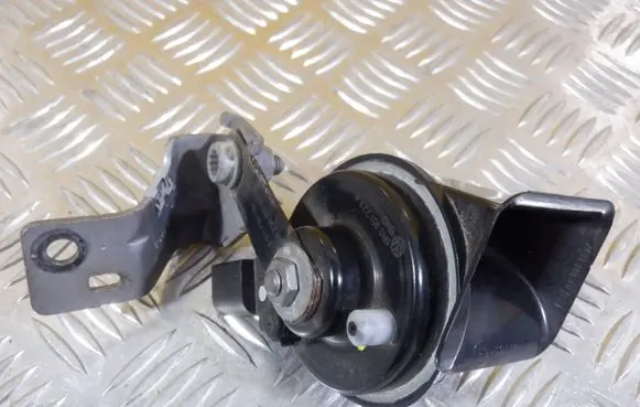 Volkswagen Polo V 6R Horn signal 6R0951181C