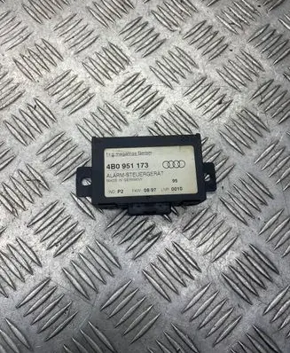 Audi A3 S3 8L Alarm control unit/module 4B0951173