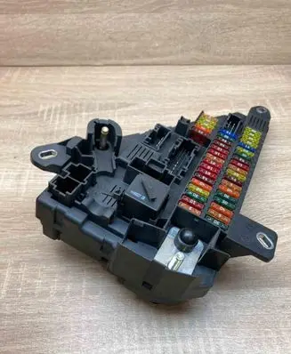 BMW 5 E60 E61 Fuse module 9138830 518956057