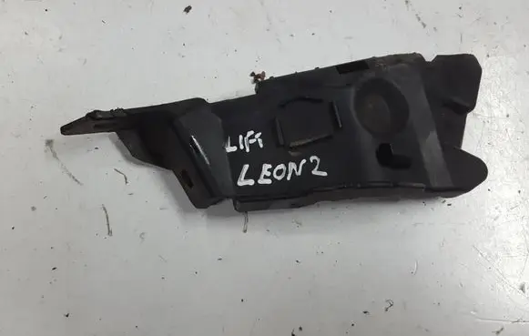 Seat Leon (1P) Front bumper mounting bracket 1P0807183XAUTOPX 1P0807183