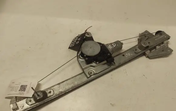 Suzuki Grand Vitara II Rear door window regulator with motor 8343065J00