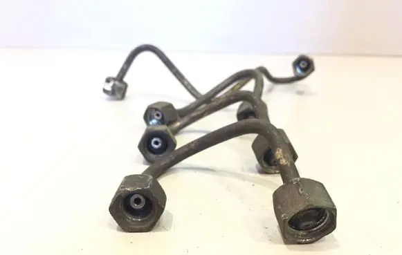 Volvo S40, V40 Fuel injector supply line/pipe 
