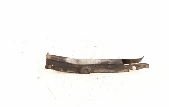 Front bumper mounting bracket