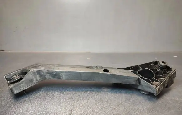 Opel Vivaro Headlight/headlamp mounting bracket 93868911