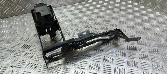 BMW 1 F20 F21 Radiator mount bracket 17023811