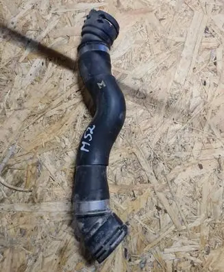 BMW 7 G11 G12 Engine coolant pipe/hose 8572906