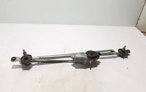 Chevrolet Silverado Front wiper linkage 84497549