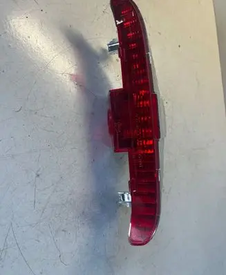 Third/center stoplight