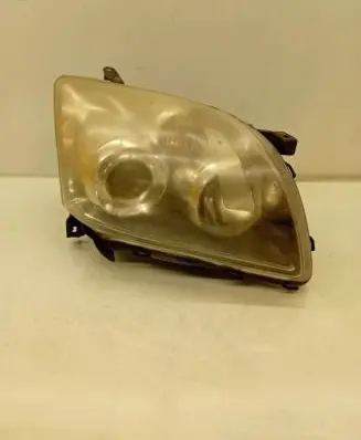 Toyota Avensis T250 Headlight/headlamp