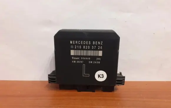 Mercedes-Benz E W210 Door control unit/module 9087 2108203726