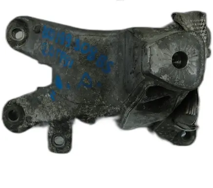 Audi A4 S4 B8 8K Engine mount bracket 8K0199308BS