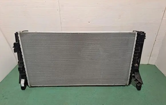 Mini Cooper Countryman F60 Coolant radiator 17117617639